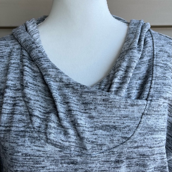 Athleta Batwing & Robin Cowlneck Hooded Sweatshirt - Size Medium - Picture 4 of 11